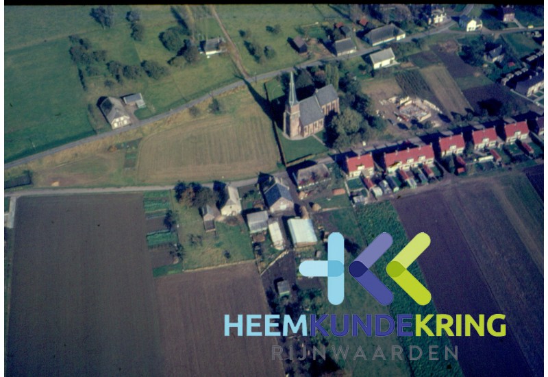 Luchtfoto Aerdt Kerk Coll. G.B.Janssen F00000376